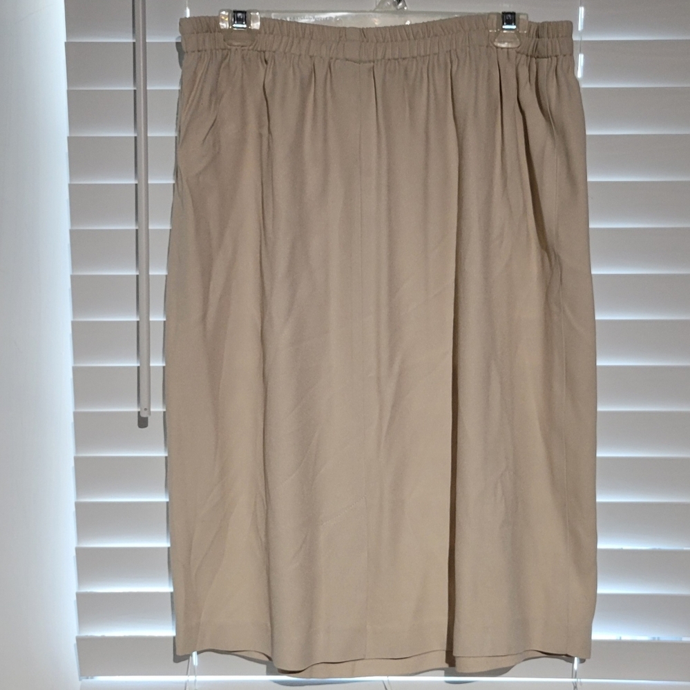 Pale Beige R & M Richards by Karen Kwong Skirt - Size 18